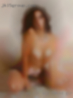 So naked girls for all you normal quality people..